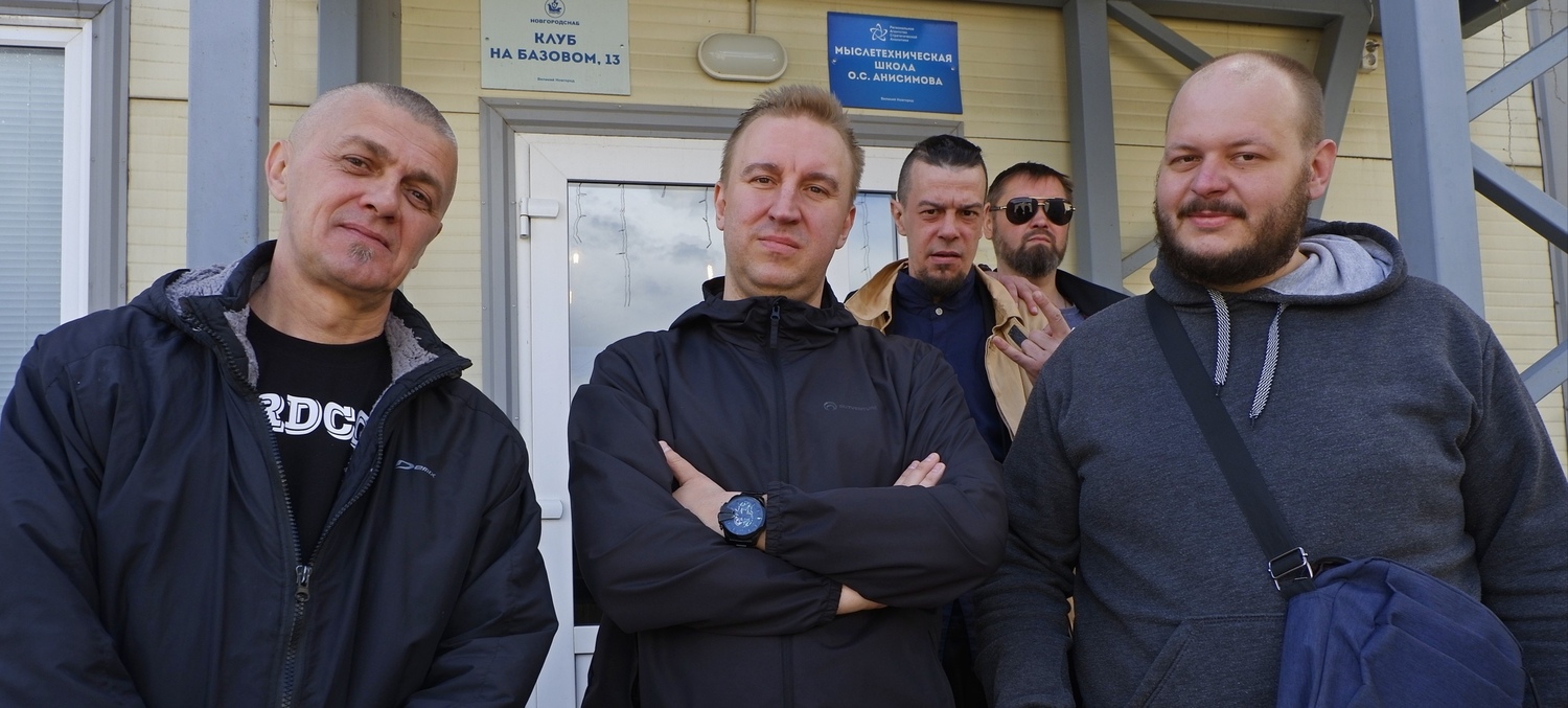 Представляем гостей из Пикалёво. Группа "Small Kids Killaz" выступит 8 мая на рок - фестивале "Прыжок выше головы".  