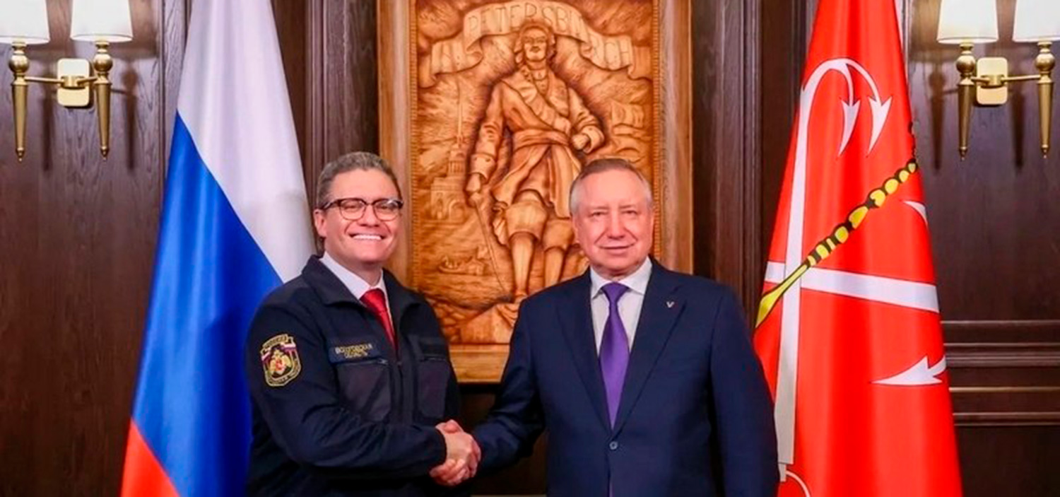 30 лет партнерства, новая спецтехника, ресторан вологодской кухни на Невском и визит Деда Мороза